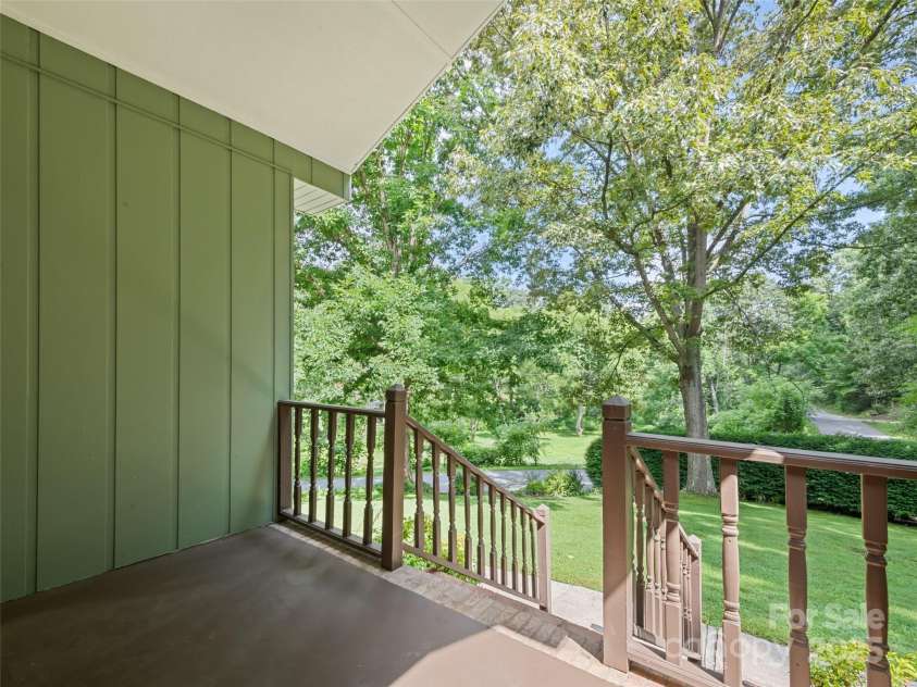 401 Nelson Street, Clyde, NC 28721.  MLS# CAR4284898, YatesRealty ID 31196. 