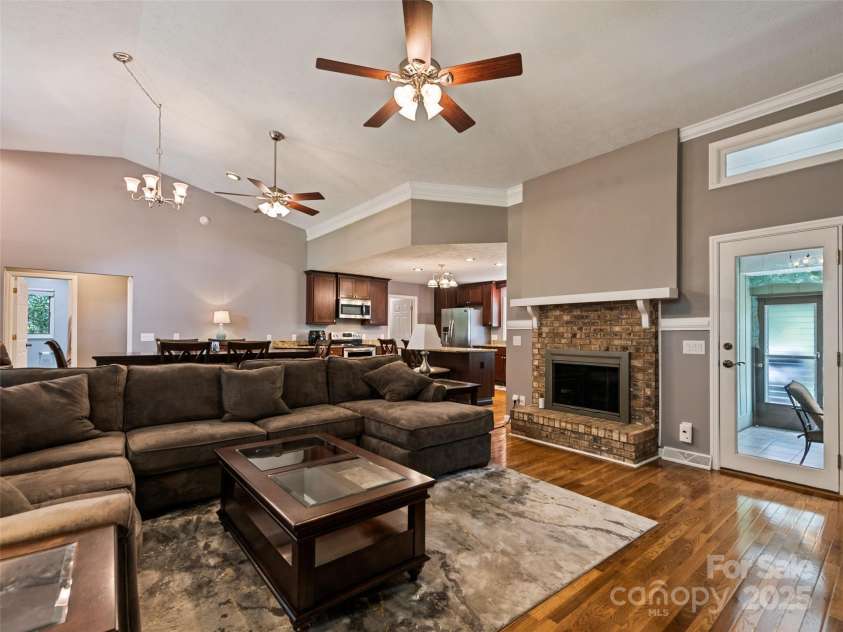 401 Nelson Street, Clyde, NC 28721.  MLS# CAR4284898, YatesRealty ID 31196. 