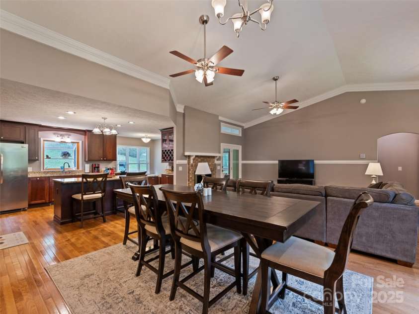 401 Nelson Street, Clyde, NC 28721.  MLS# CAR4284898, YatesRealty ID 31196. 