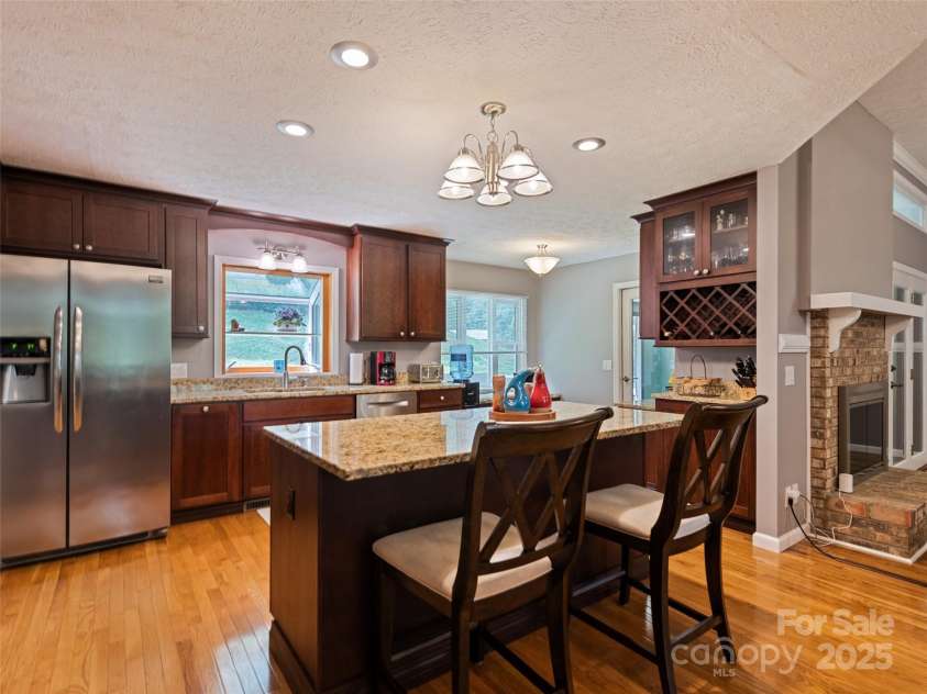 401 Nelson Street, Clyde, NC 28721.  MLS# CAR4284898, YatesRealty ID 31196. 