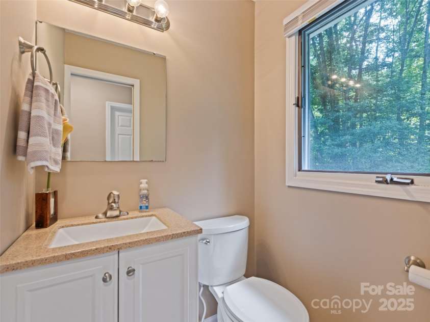 401 Nelson Street, Clyde, NC 28721.  MLS# CAR4284898, YatesRealty ID 31196. 