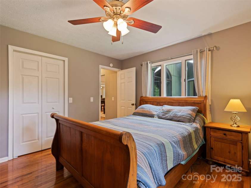 401 Nelson Street, Clyde, NC 28721.  MLS# CAR4284898, YatesRealty ID 31196. 