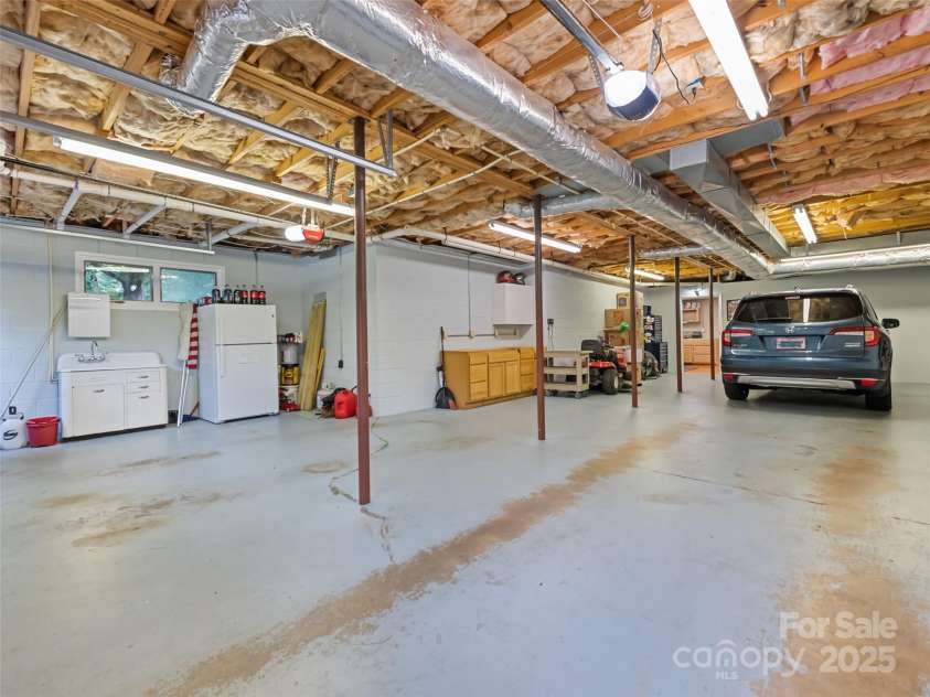 401 Nelson Street, Clyde, NC 28721.  MLS# CAR4284898, YatesRealty ID 31196. 