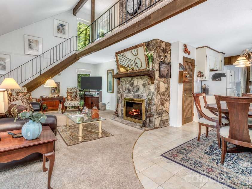571 Tsisqua Circle, Brevard, NC 28712.  MLS# CAR4392481, YatesRealty ID 31196. 