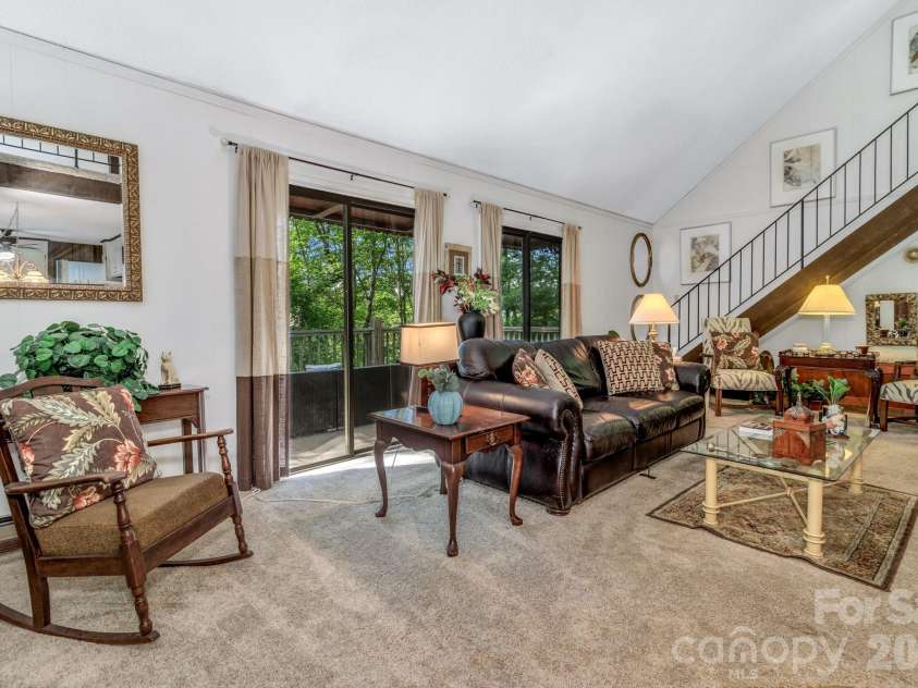 571 Tsisqua Circle, Brevard, NC 28712.  MLS# CAR4392481, YatesRealty ID 31196. 
