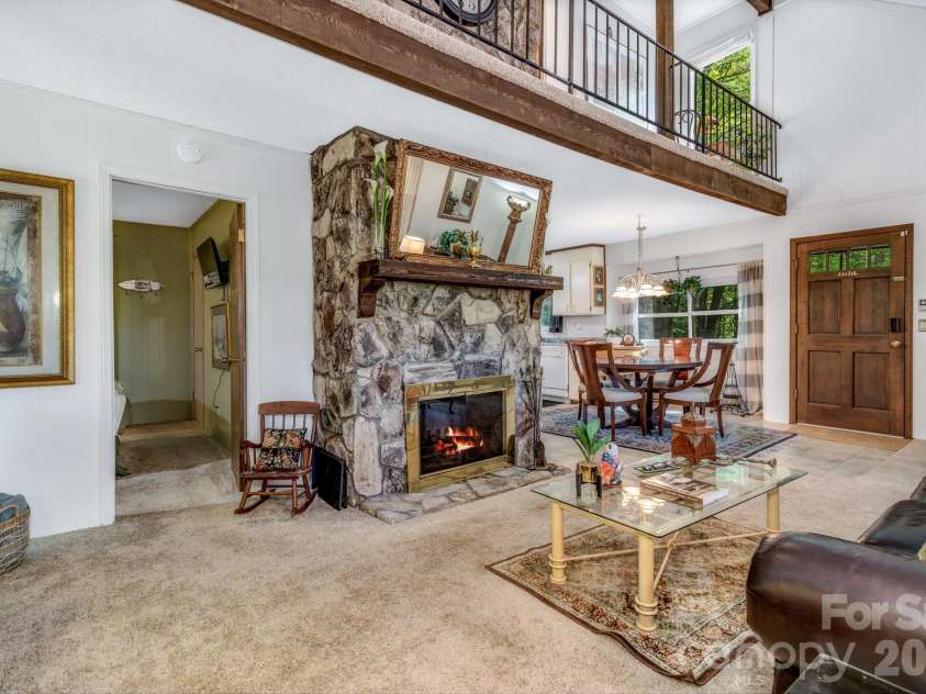 571 Tsisqua Circle, Brevard, NC 28712.  MLS# CAR4392481, YatesRealty ID 31196. 