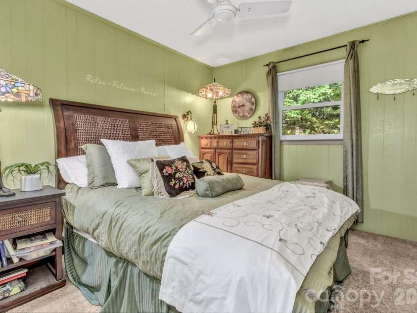 571 Tsisqua Circle, Brevard, NC 28712.  MLS# CAR4392481, YatesRealty ID 31196. 
