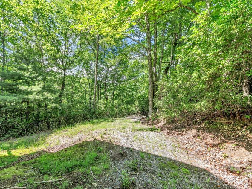 571 Tsisqua Circle, Brevard, NC 28712.  MLS# CAR4392481, YatesRealty ID 31196. 