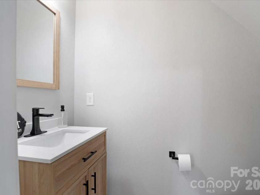 205 Churchill Drive, Kings Mountain, NC 28086.  MLS# CAR4391592, YatesRealty ID 31197. 
