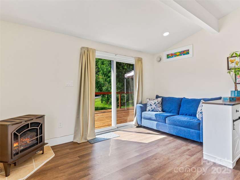 190 Smith Cove Road, Candler, NC 28715.  MLS# CAR4286346, YatesRealty ID 31198. 