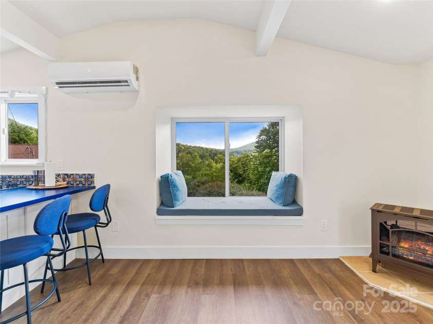 190 Smith Cove Road, Candler, NC 28715.  MLS# CAR4286346, YatesRealty ID 31198. 