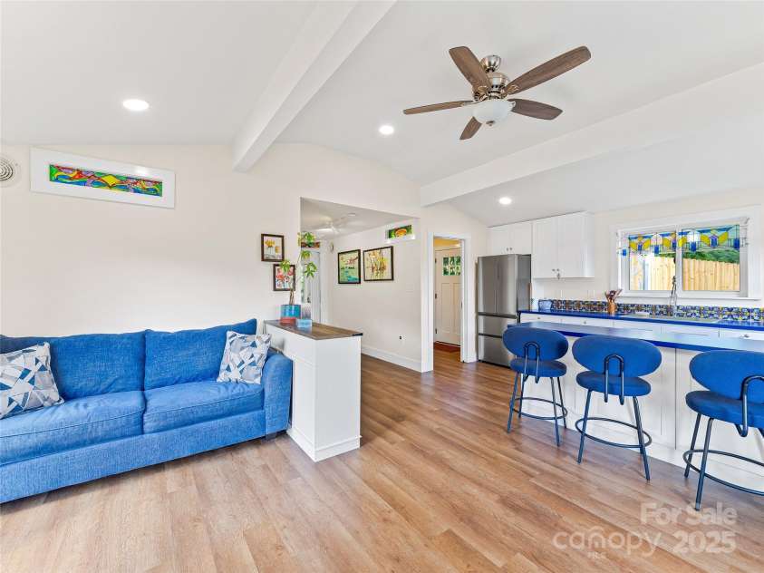 190 Smith Cove Road, Candler, NC 28715.  MLS# CAR4286346, YatesRealty ID 31198. 