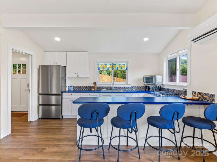 190 Smith Cove Road, Candler, NC 28715.  MLS# CAR4286346, YatesRealty ID 31198. 