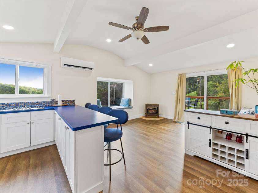 190 Smith Cove Road, Candler, NC 28715.  MLS# CAR4286346, YatesRealty ID 31198. 