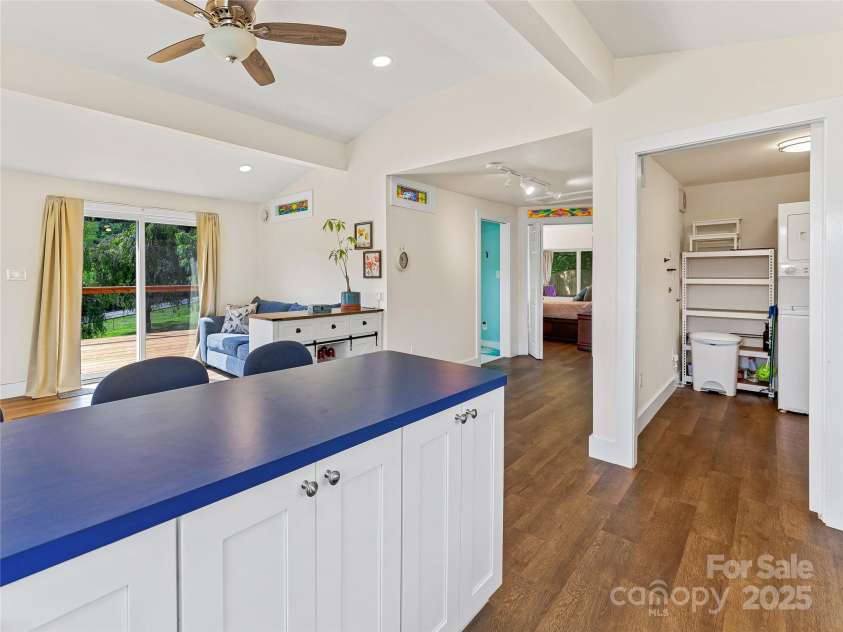 190 Smith Cove Road, Candler, NC 28715.  MLS# CAR4286346, YatesRealty ID 31198. 