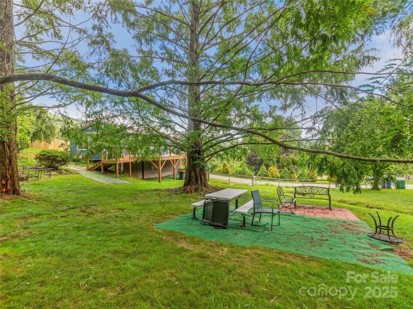 190 Smith Cove Road, Candler, NC 28715.  MLS# CAR4286346, YatesRealty ID 31198. 
