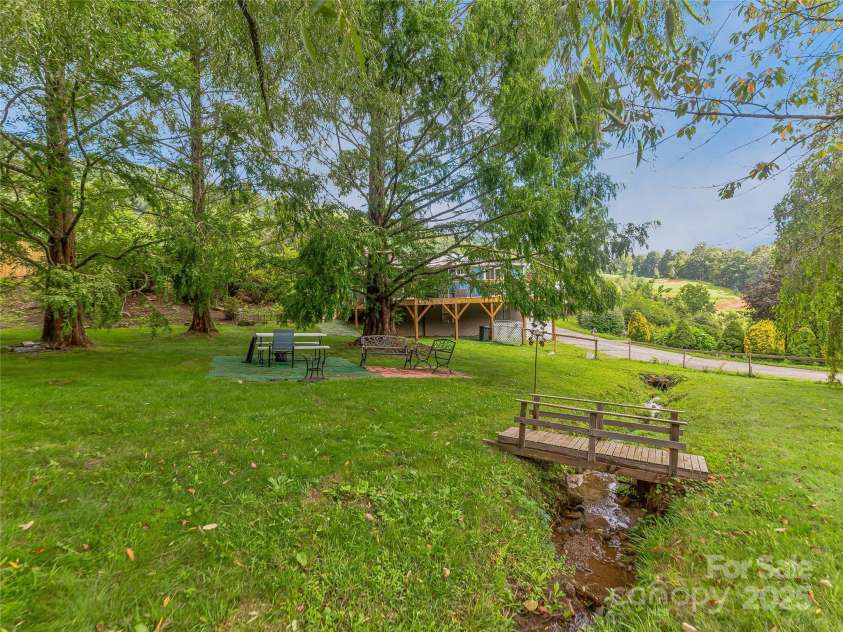 190 Smith Cove Road, Candler, NC 28715.  MLS# CAR4286346, YatesRealty ID 31198. 