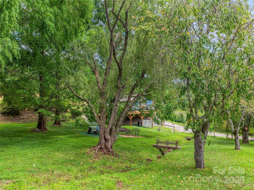 190 Smith Cove Road, Candler, NC 28715.  MLS# CAR4286346, YatesRealty ID 31198. 