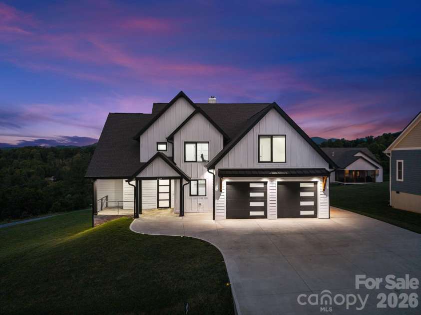 1026 Hillside Ridge Road, Candler, NC 28715.  MLS# CAR4359352, YatesRealty ID 31199. 