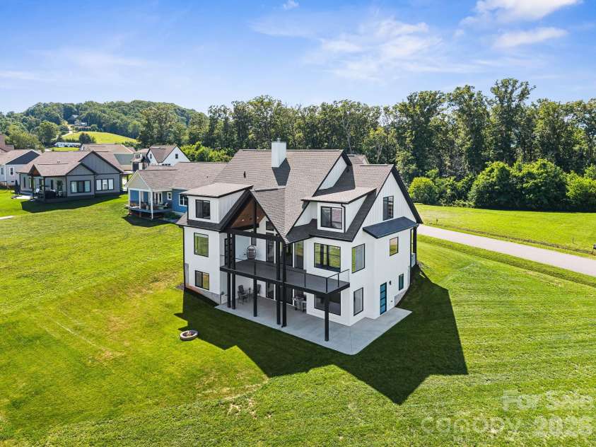 1026 Hillside Ridge Road, Candler, NC 28715.  MLS# CAR4359352, YatesRealty ID 31199. 