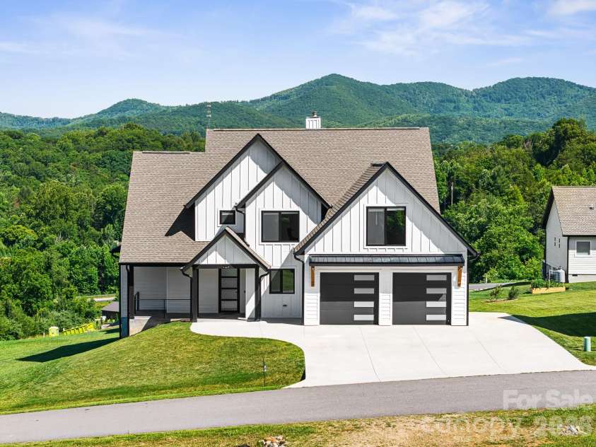 1026 Hillside Ridge Road, Candler, NC 28715.  MLS# CAR4359352, YatesRealty ID 31199. 