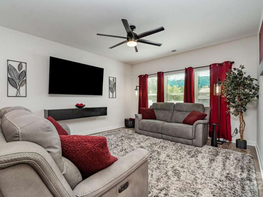 9274 Dunwich Drive, Gastonia, NC 28056.  MLS# CAR4268308, YatesRealty ID 31199. 