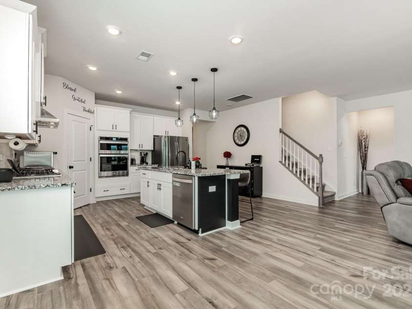 9274 Dunwich Drive, Gastonia, NC 28056.  MLS# CAR4268308, YatesRealty ID 31199. 