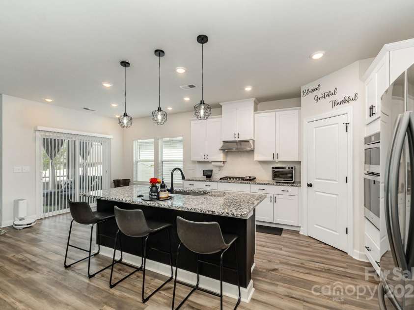 9274 Dunwich Drive, Gastonia, NC 28056.  MLS# CAR4268308, YatesRealty ID 31199. 