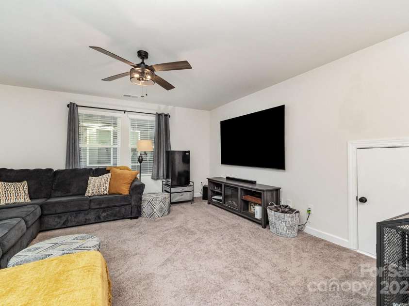 9274 Dunwich Drive, Gastonia, NC 28056.  MLS# CAR4268308, YatesRealty ID 31199. 