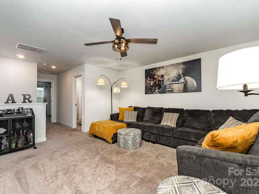 9274 Dunwich Drive, Gastonia, NC 28056.  MLS# CAR4268308, YatesRealty ID 31199. 
