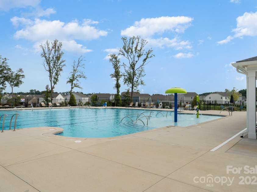 9274 Dunwich Drive, Gastonia, NC 28056.  MLS# CAR4268308, YatesRealty ID 31199. 