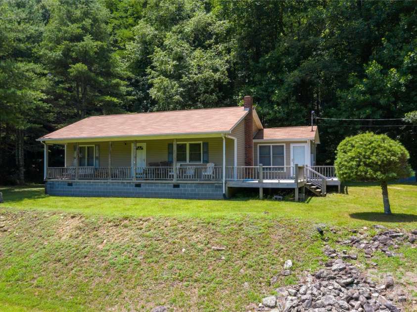 1220 Rock Creek Road, Burnsville, NC 28714.  MLS# CAR4173140, YatesRealty ID 312. 