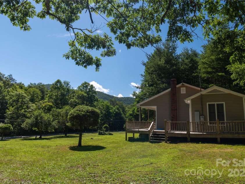 1220 Rock Creek Road, Burnsville, NC 28714.  MLS# CAR4173140, YatesRealty ID 312. 