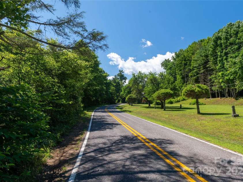 1220 Rock Creek Road, Burnsville, NC 28714.  MLS# CAR4173140, YatesRealty ID 312. 