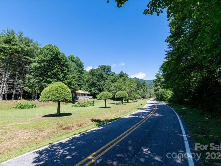 1220 Rock Creek Road, Burnsville, NC 28714.  MLS# CAR4173140, YatesRealty ID 312. 