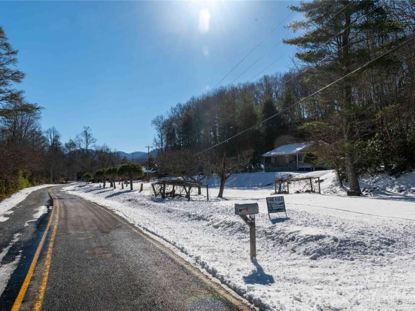 1220 Rock Creek Road, Burnsville, NC 28714.  MLS# CAR4173140, YatesRealty ID 312. 