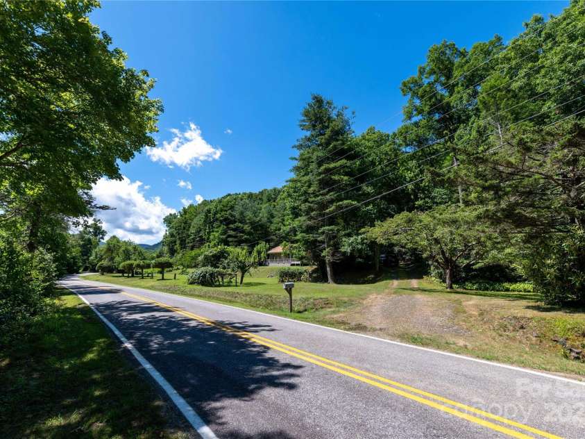1220 Rock Creek Road, Burnsville, NC 28714.  MLS# CAR4173140, YatesRealty ID 312. 