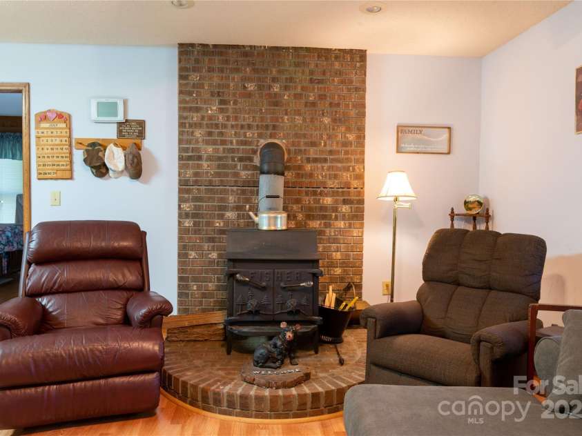 1220 Rock Creek Road, Burnsville, NC 28714.  MLS# CAR4173140, YatesRealty ID 312. 