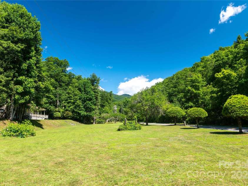 1220 Rock Creek Road, Burnsville, NC 28714.  MLS# CAR4173140, YatesRealty ID 312. 