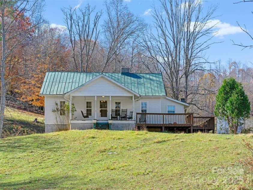 321 Lyle Lane, Green Mountain, NC 28740.  MLS# CAR4320356, YatesRealty ID 312. 