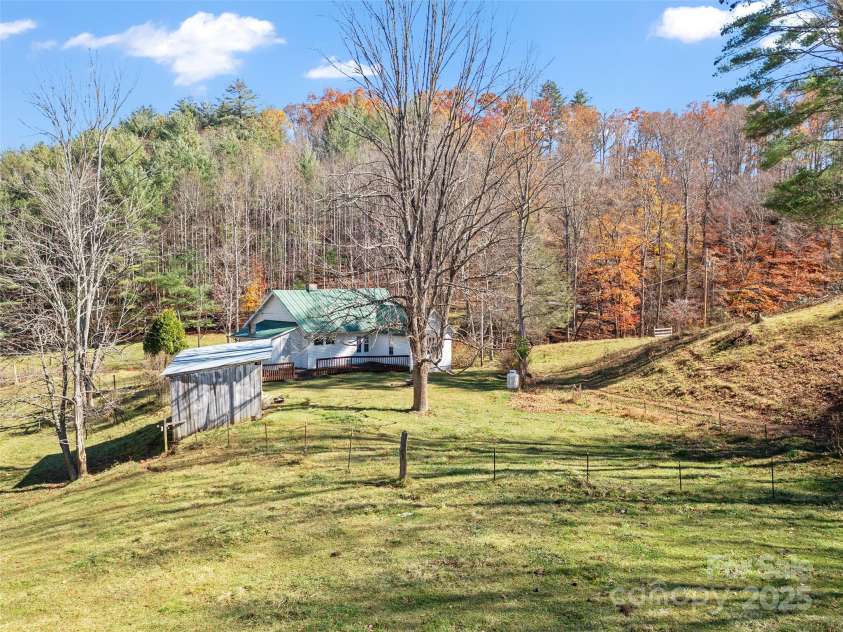 321 Lyle Lane, Green Mountain, NC 28740.  MLS# CAR4320356, YatesRealty ID 312. 
