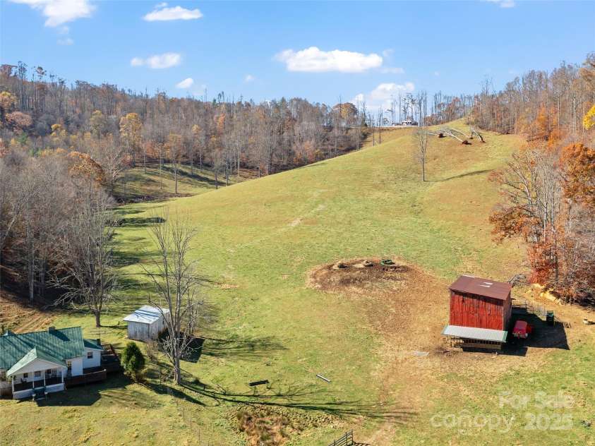 321 Lyle Lane, Green Mountain, NC 28740.  MLS# CAR4320356, YatesRealty ID 312. 