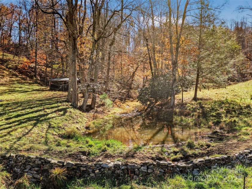 321 Lyle Lane, Green Mountain, NC 28740.  MLS# CAR4320356, YatesRealty ID 312. 