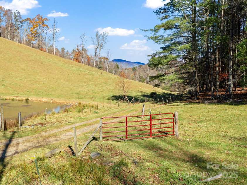 321 Lyle Lane, Green Mountain, NC 28740.  MLS# CAR4320356, YatesRealty ID 312. 