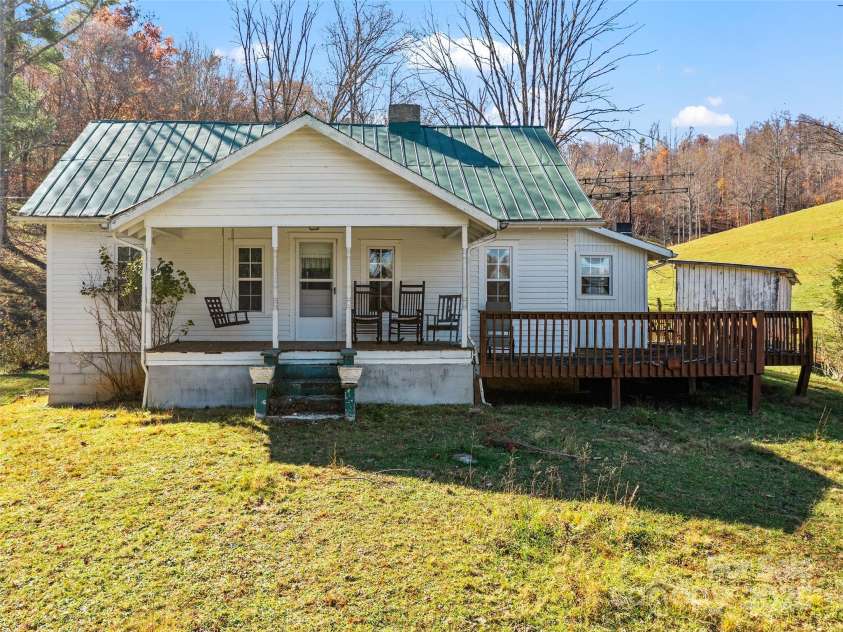 321 Lyle Lane, Green Mountain, NC 28740.  MLS# CAR4320356, YatesRealty ID 312. 