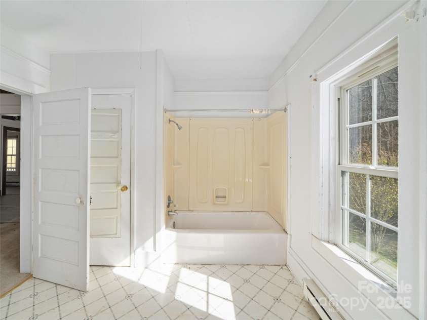 321 Lyle Lane, Green Mountain, NC 28740.  MLS# CAR4320356, YatesRealty ID 312. 