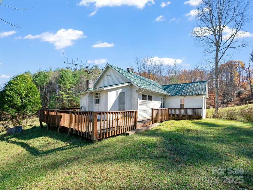 321 Lyle Lane, Green Mountain, NC 28740.  MLS# CAR4320356, YatesRealty ID 312. 
