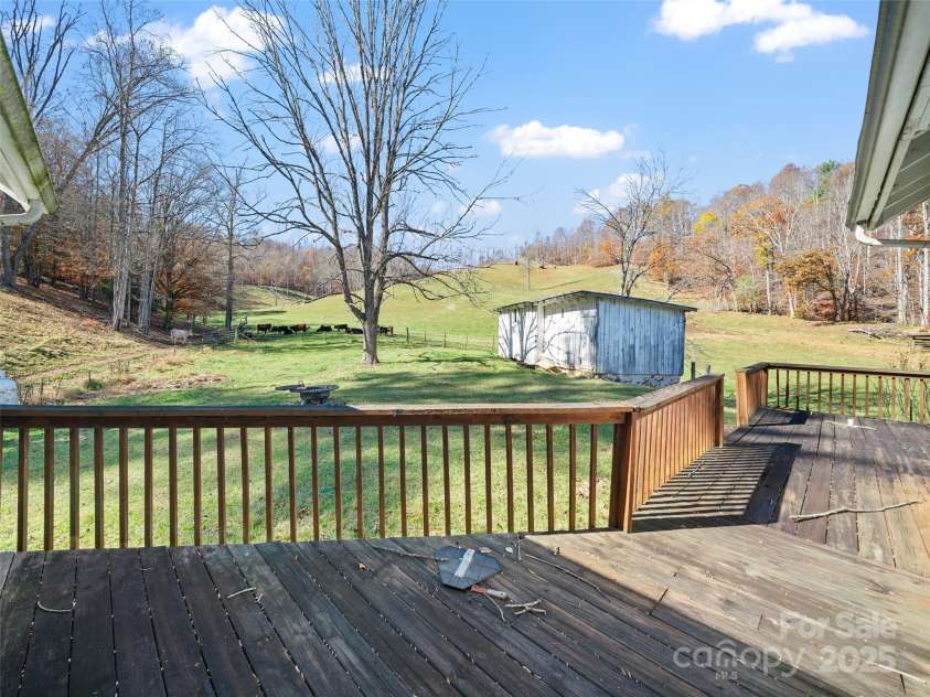 321 Lyle Lane, Green Mountain, NC 28740.  MLS# CAR4320356, YatesRealty ID 312. 