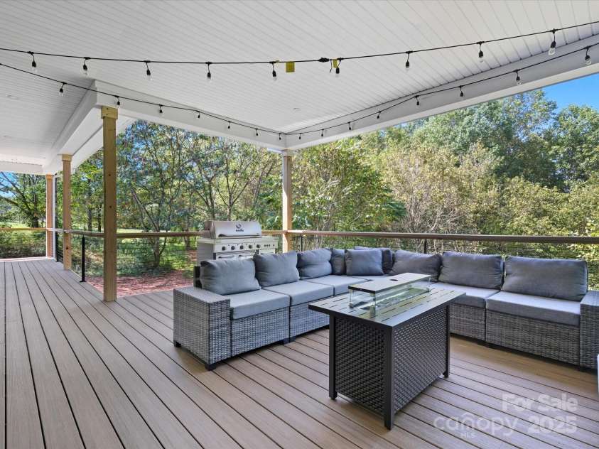 1070 Saddle Back Lane, Mooresville, NC 28115.  MLS# CAR4298516, YatesRealty ID 3120. 