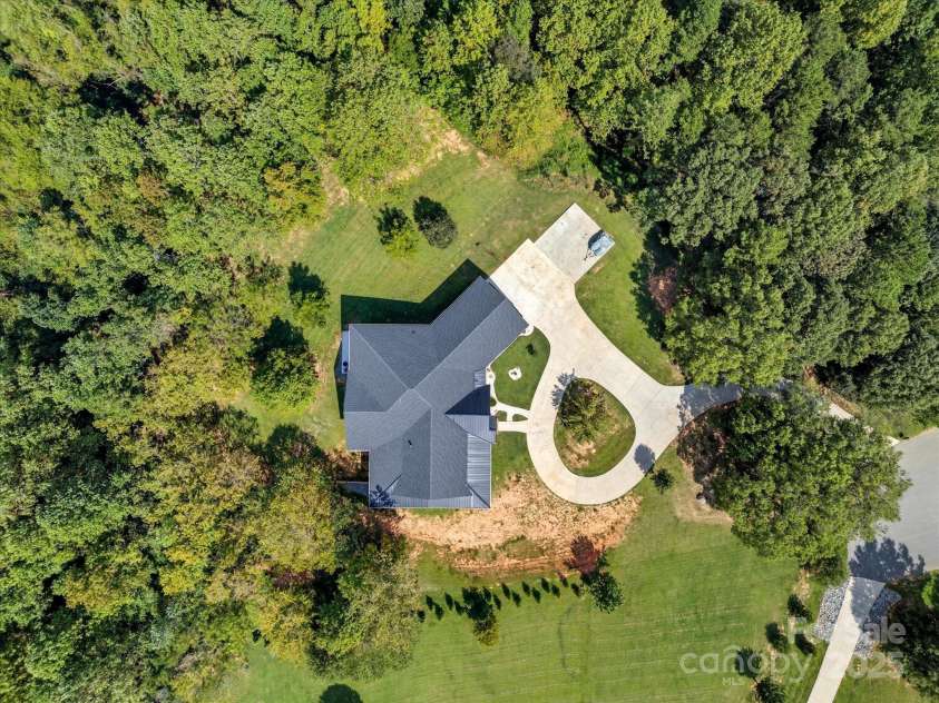 1070 Saddle Back Lane, Mooresville, NC 28115.  MLS# CAR4298516, YatesRealty ID 3120. 
